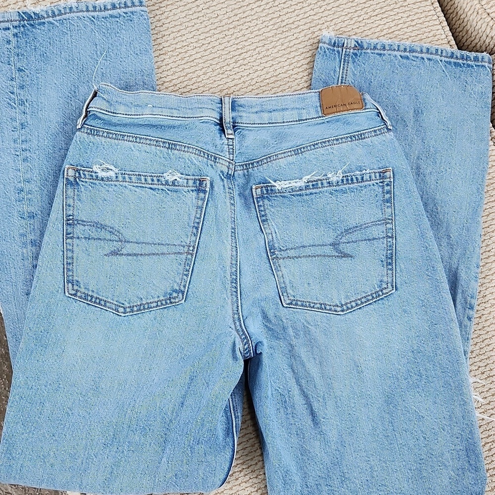 American Eagle Outfitters Women's Distressed Light Blue Jeans, Size 4 Regular - Picture 5 of 8